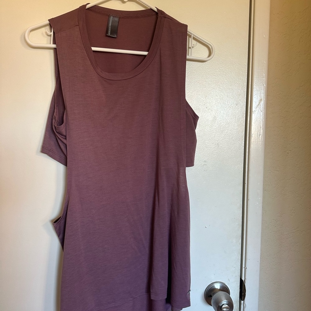 Mondetta Sleeveless Purple Tank Top open sides